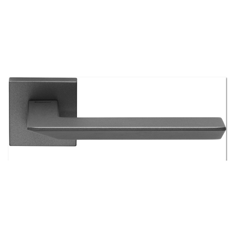 2 Manilla sobre roseta cuadrada, montaje ultrarrápido Click-Clack, acabado gris antracita, garantia 5 años, para puerta interior sin llave.
